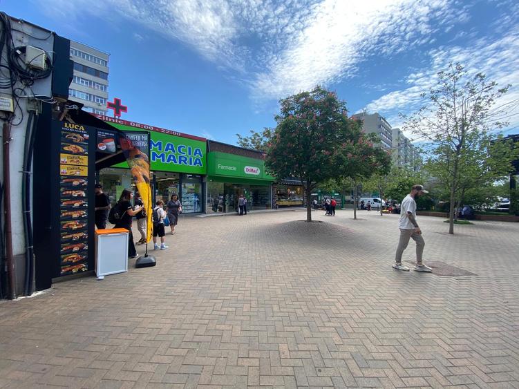 Titan, proximitate metrou, spațiu comercial de vânzare