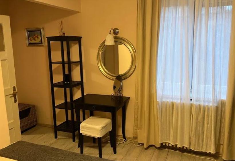 Apartament 2 Camere.Romana,et.5/8,Amenajat,mobilat,utilat,complet