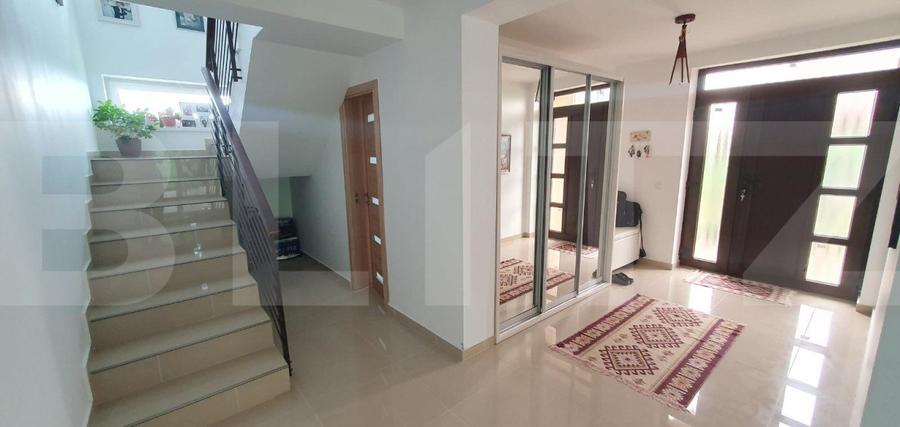 Casa individuala la cheie,160 mp utili, 2500 mp teren, zona linistita
