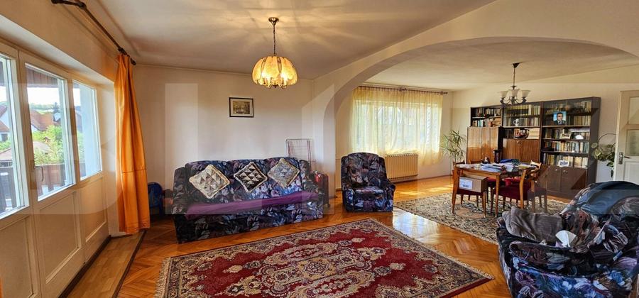 Casă, de vanzare, cu 6 camere, 300 mp, zona semicentrala