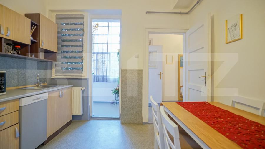 Apartament in vila , 3 camere Zona Centrala cu pivnita , baie ,balcon mare