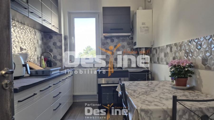 Apartament cu 2 camere etaj intermediar, renovat, boxa, zona Tudor Vladimirescu