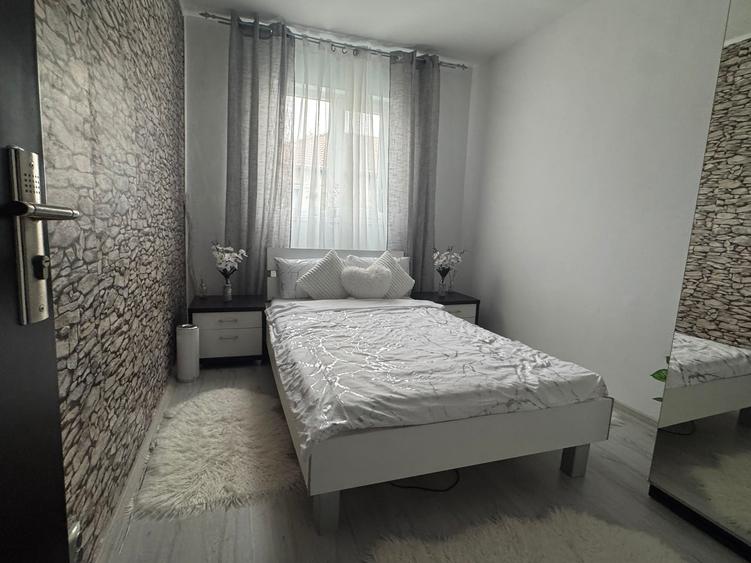Apartament cu 3 camere, 60 mp utili, complet mobilat și utilat – Judetean