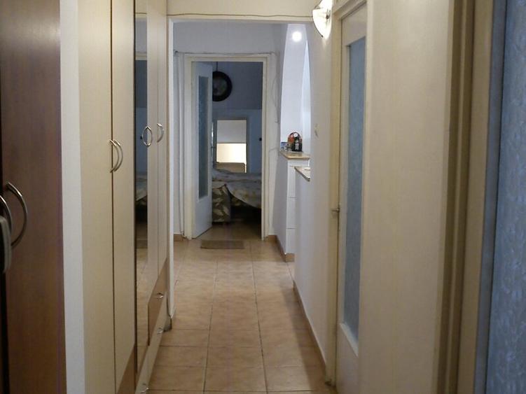 Apartament 3 camere Racadau,decomandat,etajul 3, 143000 Euro