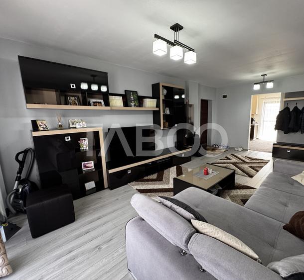 Apartament etaj intermediar 3 camere 66 mpu 2 balcoane parcare Sibiu