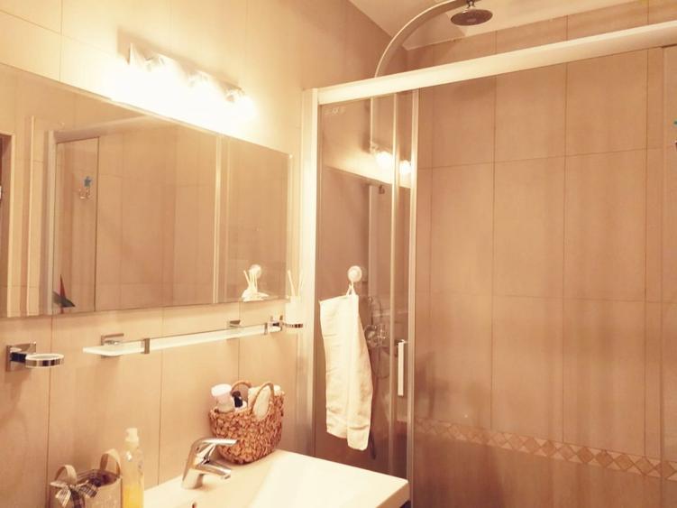 Apartament 3 camere, loc parcare subteran, living 50m2, zona Pod Constanta