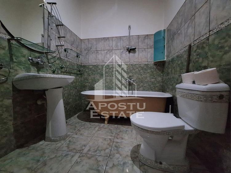Spatiu de birou sau apartament cu 3 camere, 85 mp utili, Boul Rosu