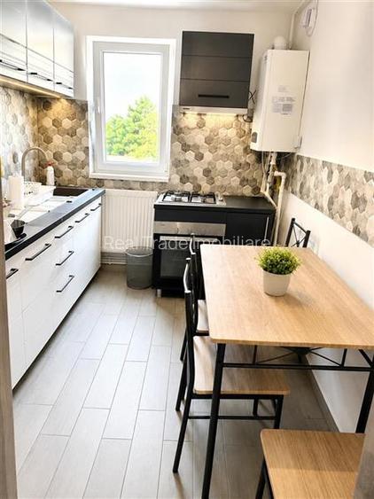 Apartament 2 camere renovat, mobilat,  etaj intermediar zona Grivitei - 3