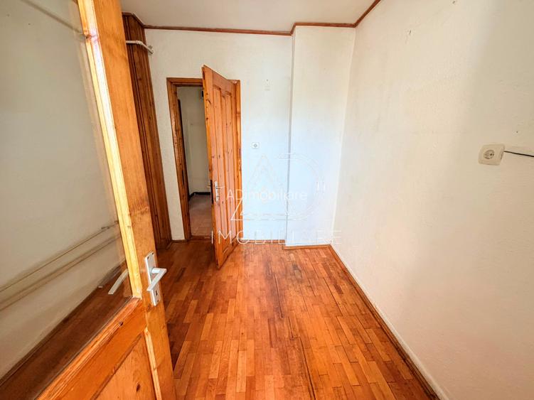 Vânzare apartament 2 camere, etaj 3 , Zona 9 Mai - 4