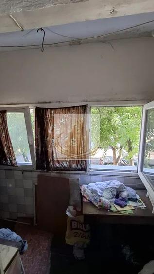 Vând ap 1 camere et 1 decomandat