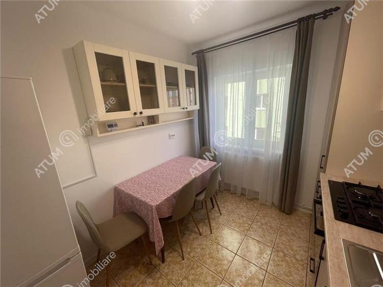 Apartament 3 camere decomandate balcon zona Vasile Aaron din Sibiu
