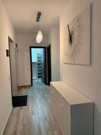 Apartament 2 camere, etaj 2/10, complet mobilat si utilat: aer conditionat,