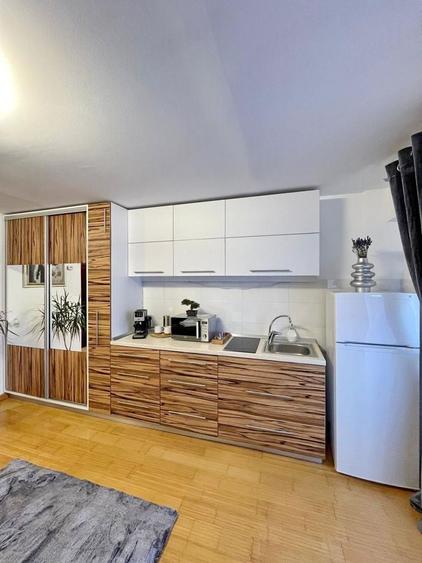 Studio Vanzare, Pozitionare Ultracentrala
