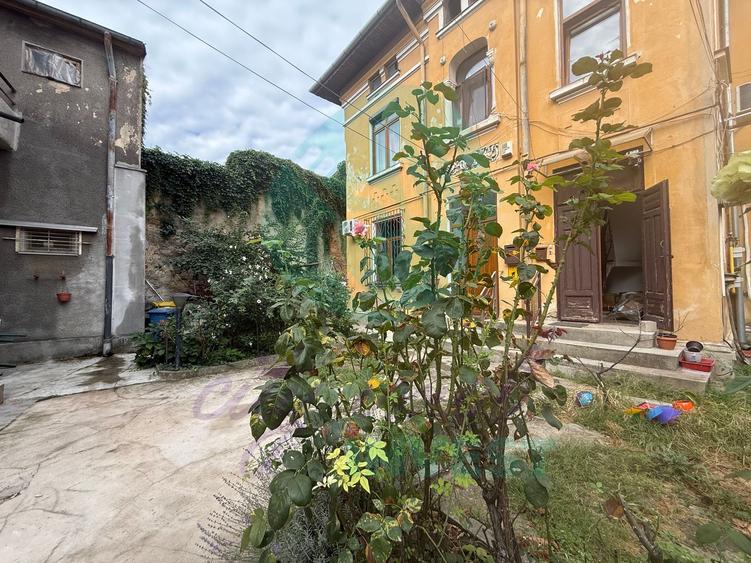 Apartament cochet vila edificata in perioada interbelica