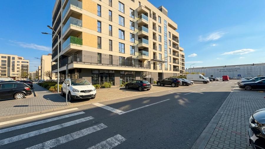 Spațiu comercial premium de închiriat în Coresi – 214 mp total, vitrine mari