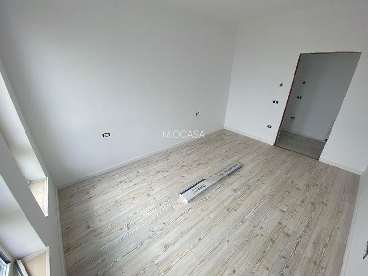 Proprietar. Nou. 3 camere. Etaj 1. Zona Girocului - langa Profi Neptun. - 11