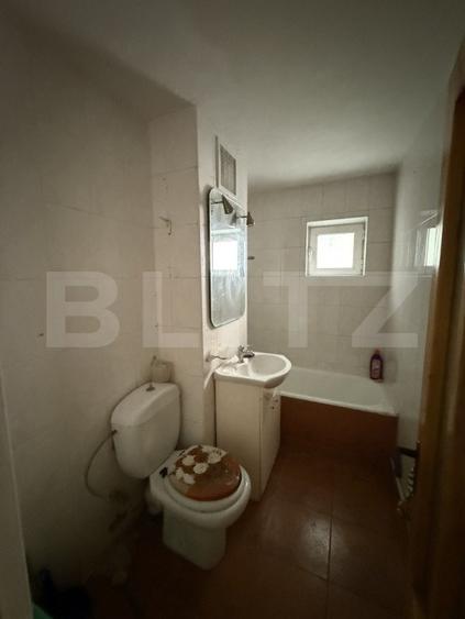 Apartament cu 3 camere, decomandat, zona George Enescu