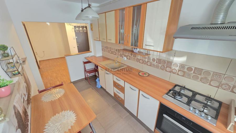Apartament 2 camere de vanzare, loc de parcare, acces metrou Aparatori