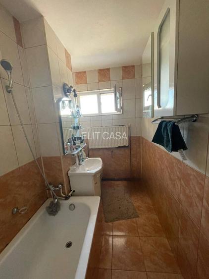 Apartament cu 2 camere, zona Podu Ros - 6