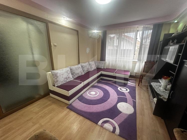 Apartament 3 camere, 70 mp , zona 8 Mai