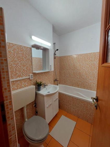 Braila Independentei de vanzare apartament 3 camere mobilat bucatarie noua