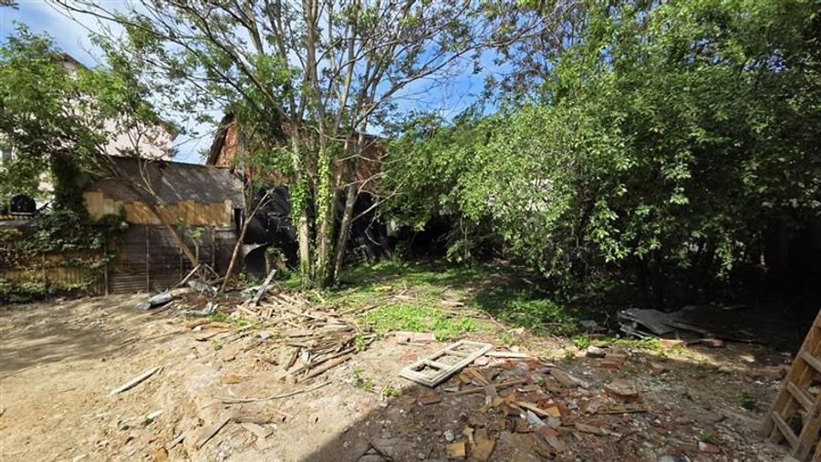 COMISION 0% CASA VECHE CU TEREN STR PREYER IOSEFIN