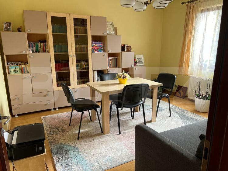 Casă modernă, 4 dormitoare, 300 mp, zona Burdea