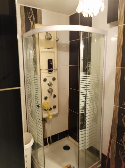 Vand sau schimb cu o casa Ap. 4 camere etajul 2/4 zona Quatro (Brailei)