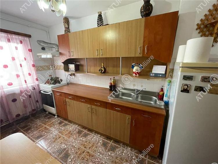 Apartament 3 camere decomandate si balcon zona Vasile Aaron Sibiu