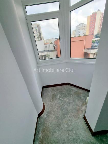 Dormitor + mini living, modern, in Manastur, strada Bucegi, langa McDonalds - 12