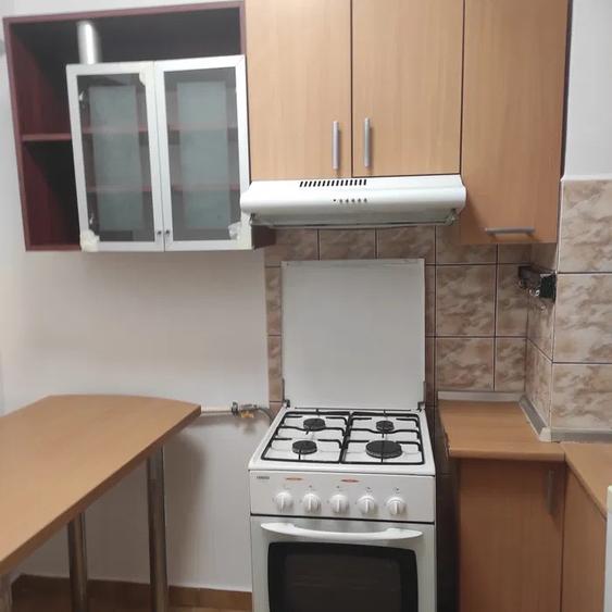 Garsoniera, decomandata, 30 mp, ac, balcon, metrou, Basarabia