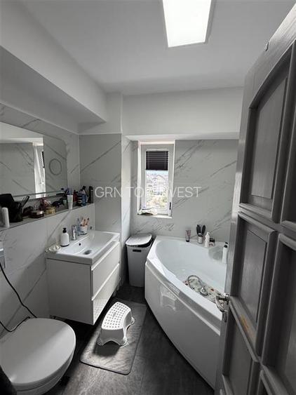 Apartament 3 camere cu balcon zona Terezian - 9