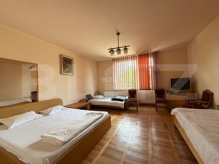 Casa individuala - 9 camere, 369 mp, 868 mp teren, zona Micro 1 - 13