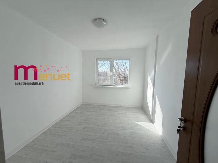 Apartament 2 camere,str.Alunisului,etaj 2