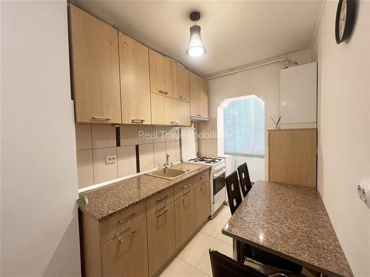 Apartament 2 camere decomandat,  etajul 1 mobilat si utilat , parcare - 6