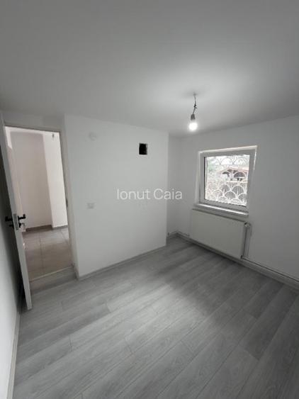 Particular - APARTAMENT NOU RENOVAT ÎN PREDEAL ,3 CAMERE ,97 MP, GARAJ+CURTE  - 10