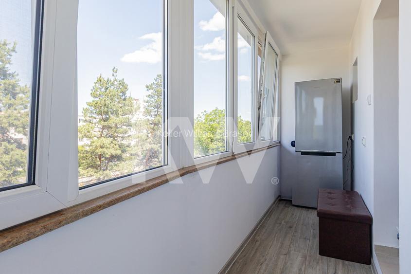 Vânzare apartament cu 3 camere, decomandat - strada Codrul Cosminului - 12