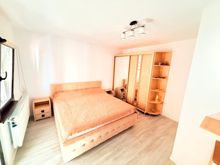 2 camere decomandat, mobilat, parter înalt/poziționare etaj 1, loc parcare