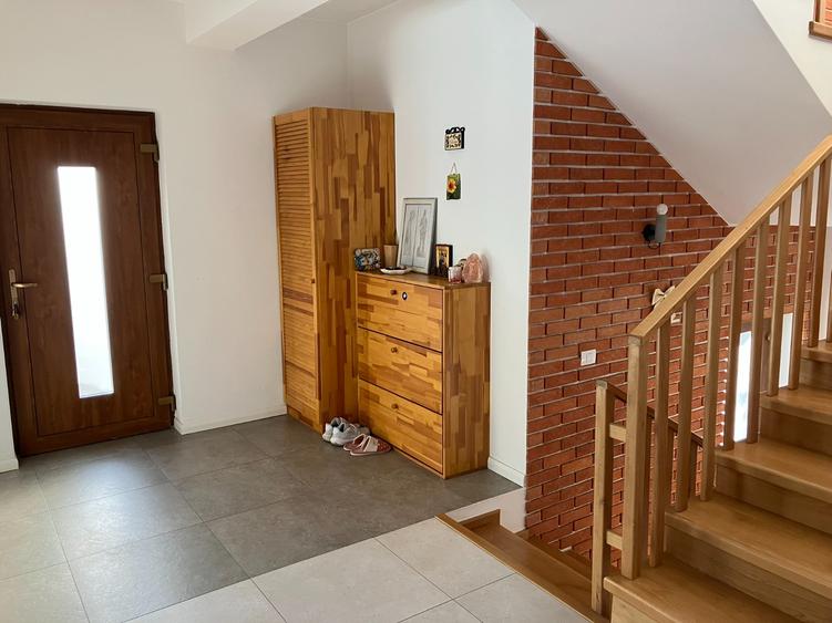 Casa de inchiriat in Grigorescu, 175 mp utili, curte 300 mp, view superb