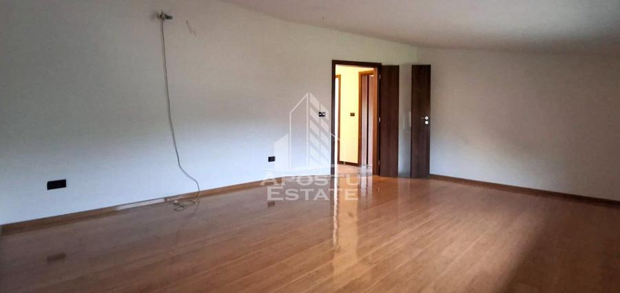 Spatiu comercial cu etaj, pentru activitati diverse