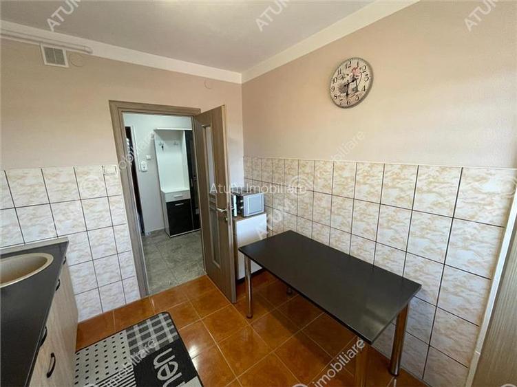 Apartament 2 camere decomandate 2 balcoane pivnita Terezian Sibiu - 7
