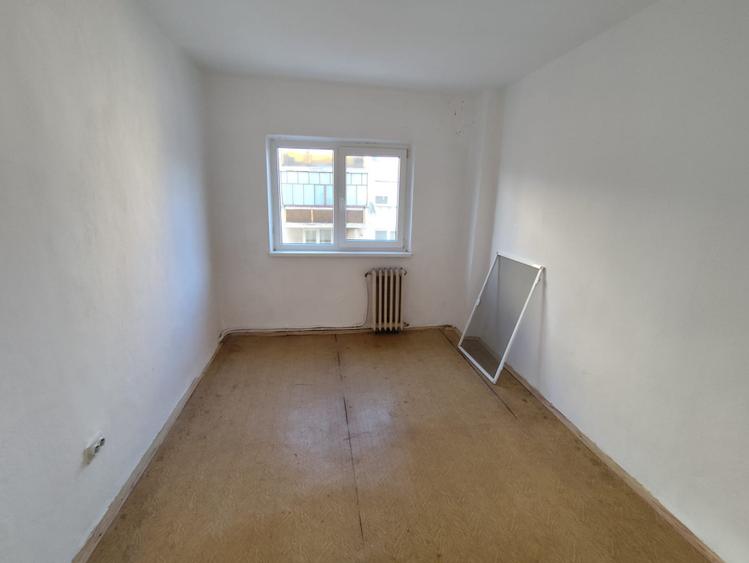 Apartament 3 camere| etaj 2| zona Aiud