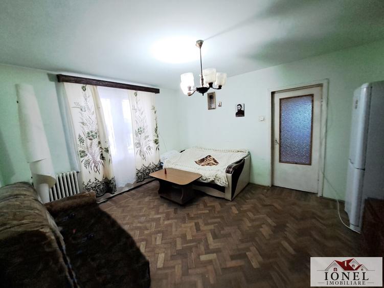 Apartament trei camere de vanzare in Cugir