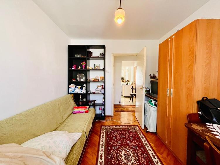 Apartament 3 camere| etaj intermediar |zona Manastur