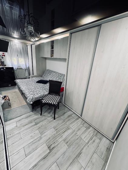 Apartament 3 camere decomandat vis a vis de hotel zodiac