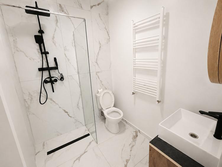 Apartament cu două camere zona Lunei