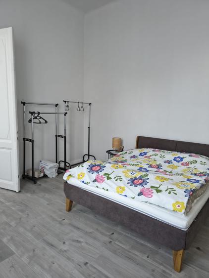 Apartament in zona centrala,finisat (cladire istorica ),mobilat,cu parcare