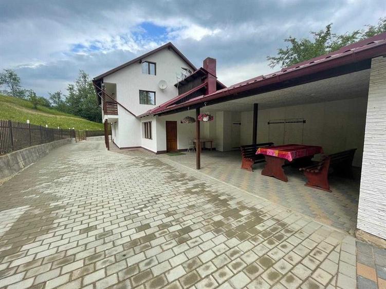 Cabană P+E+M mobilată, foișor, teren 15.000 mp – Vama, Bucovina