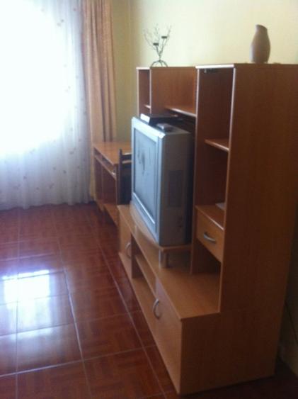 Garsoniera mobilata si utilata, 42 mp , centrala gaz , 300 Euro