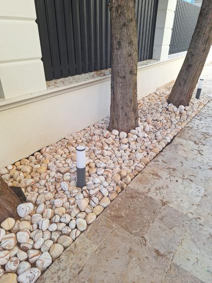 Resedinta deosebita,renovata 2023,P+2,garaj 2 loc, sauna, piscina, teren 1130 mp